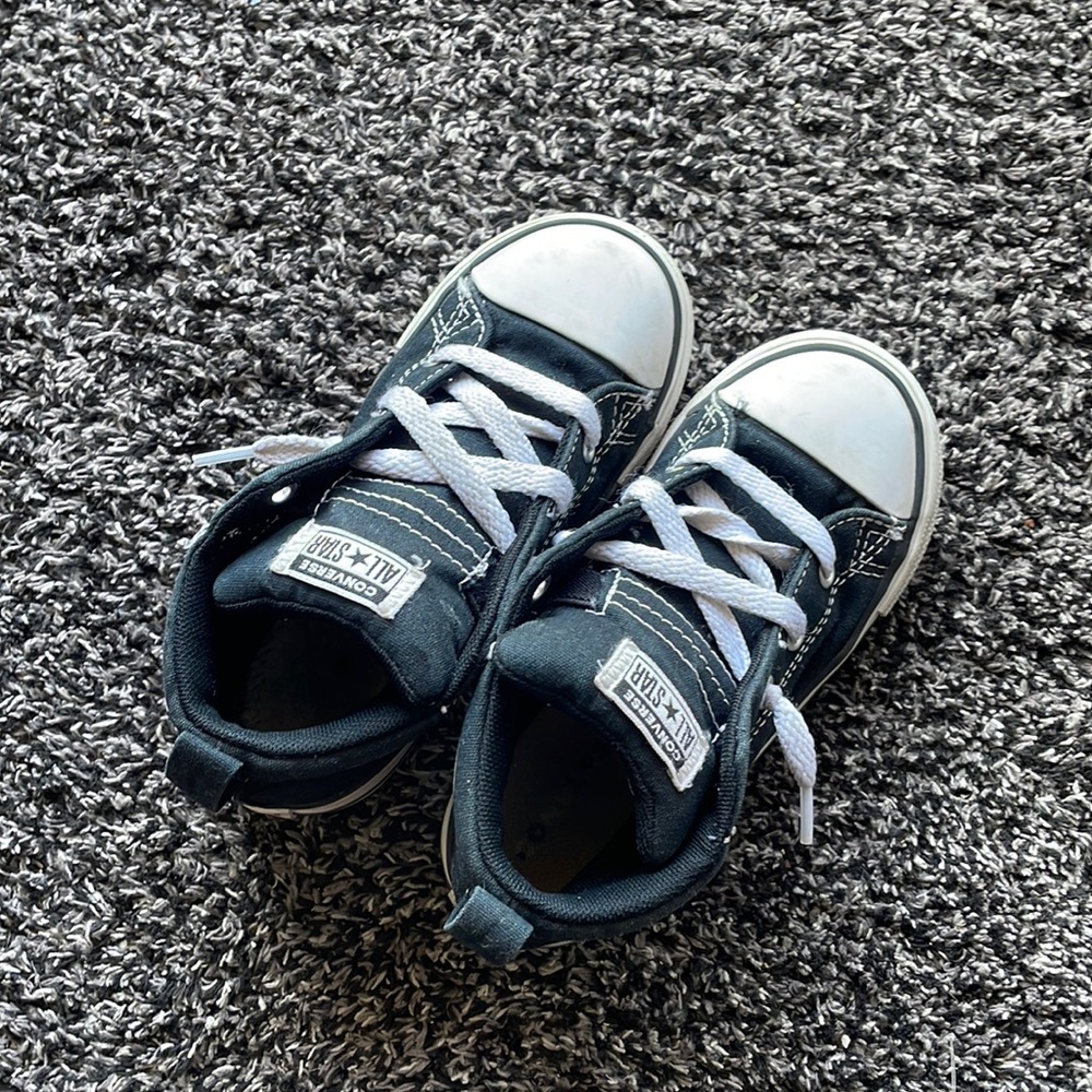 Toddler Converse high top puffy tongue size 10